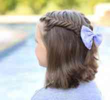 Elegantna frizura sa luk za djevojčice
