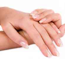 Uzdužne pruge na noktima: Uzroci i tretmani