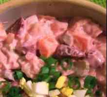 Ukusna hrana za novogodišnje praznike: kako pripremiti salatu sa suvim šljivama i piletinom i matice