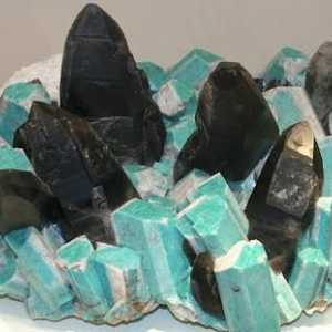 Amazonit (kamen): svojstva, karakteristike. Amazonit: magično i ljekovita svojstva