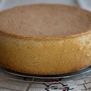 Biskvit torta: recept za bujnom kolača