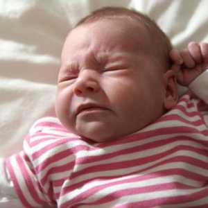 Često kihanje novorođenčadi: uzroci i rješenja