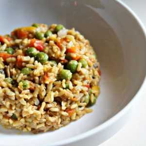 Napravite povrća rižoto na tanjur i multivarka