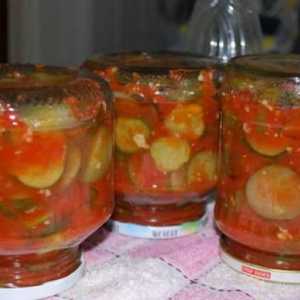 Početna konzervirane krastavci u umaku od rajčice
