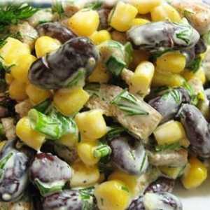 Kuhanje zajedno salatu s grahom i šunkom i krutoni