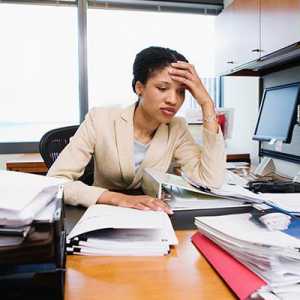 Kako se nositi sa spavanjem na poslu: efektivne metode i preporuke