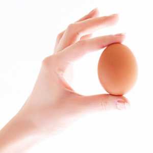 Kako brzo očistiti jaja, ulagati u nekoliko sekundi?