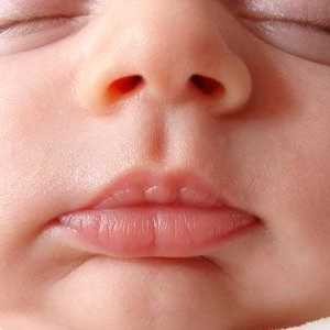 Kako i kada koristiti kapi za nos za bebe