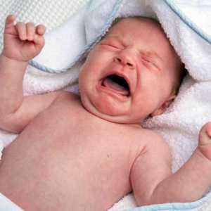 Kako smiriti novorođenče kada plače: kako preporuke
