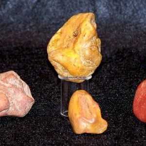 Koji su pogodne kamenje za ženske djevice?