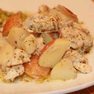 Krompir sa piletinom u pećnici u lonac - jednostavan i zadovoljavajući jelo