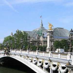 Prekrasna arhitektonski spomenik, nazvan po Aleksandra 3, - most u Parizu