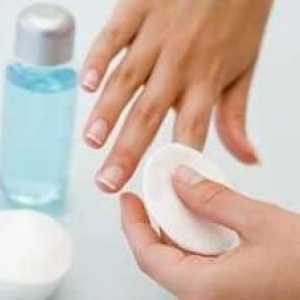 Pismenosti kampanje: kako ukloniti gel za nokte kod kuće?