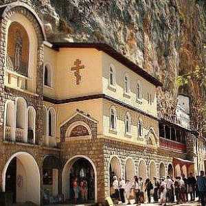 Manastir Ostrog u Crnoj Gori: kako doći tamo?