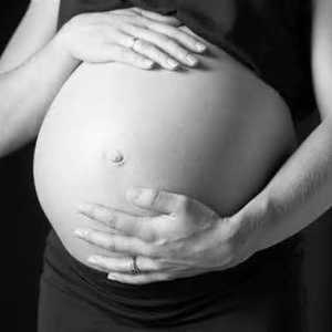 Mogu li se okupati tokom trudnoće? Da li je vruće kadica je štetan za vrijeme trudnoće