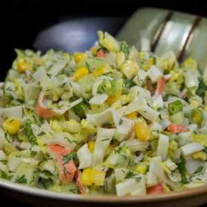 Gentle Salata: rakova palicama, kukuruz, jaje