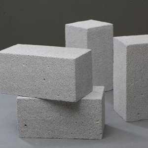 Pjene betonskih blokova: pro i kontra materijala