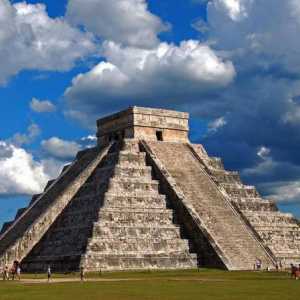 Piramide Chichen Itza u Meksiku
