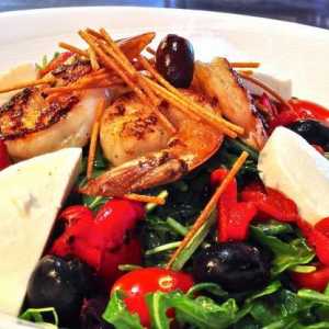 Salata sa prženim škampima: recepti