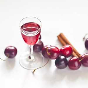 Višnje liker s votke: recepte ukusan i bezalkoholnih pića