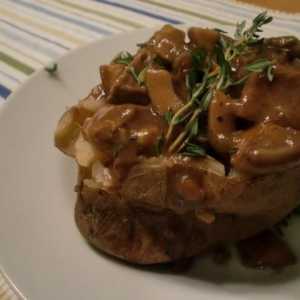 Pečeni krumpir s gljivama u pećnici: recept