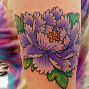 Značenje tetovaža "božur" nekad i sad